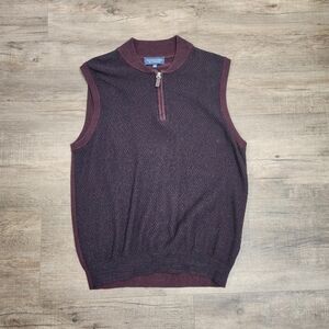 Round Tree & Yorke Men's Burgundy Sleeveless Sweater M